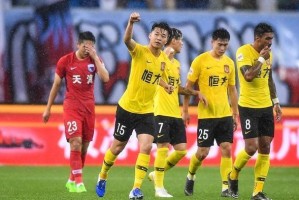  尤文图斯逆转绝杀登顶积分榜首  
